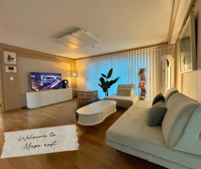 Mangwon local market 5mins, Hongdae, Airport Bus, Hanriver park 10mins 10ppl, Big family house 마포레스트